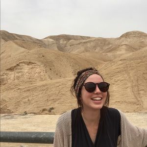 Meet your Posher, Carly